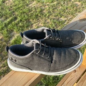 Boys Under Armour shoes 4Y